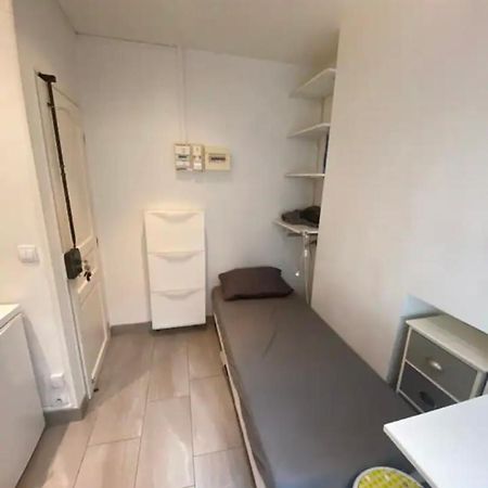 Small Studio Near Eiffel Tower Париж Екстер'єр фото