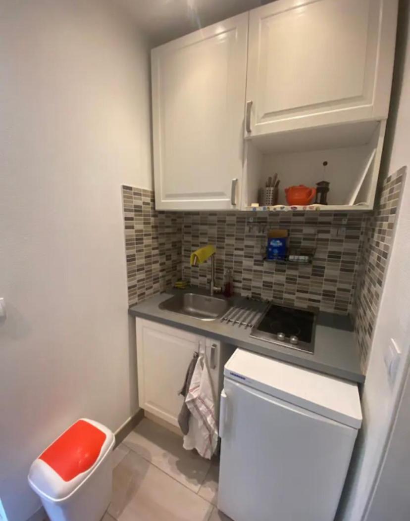 Small Studio Near Eiffel Tower Париж Екстер'єр фото
