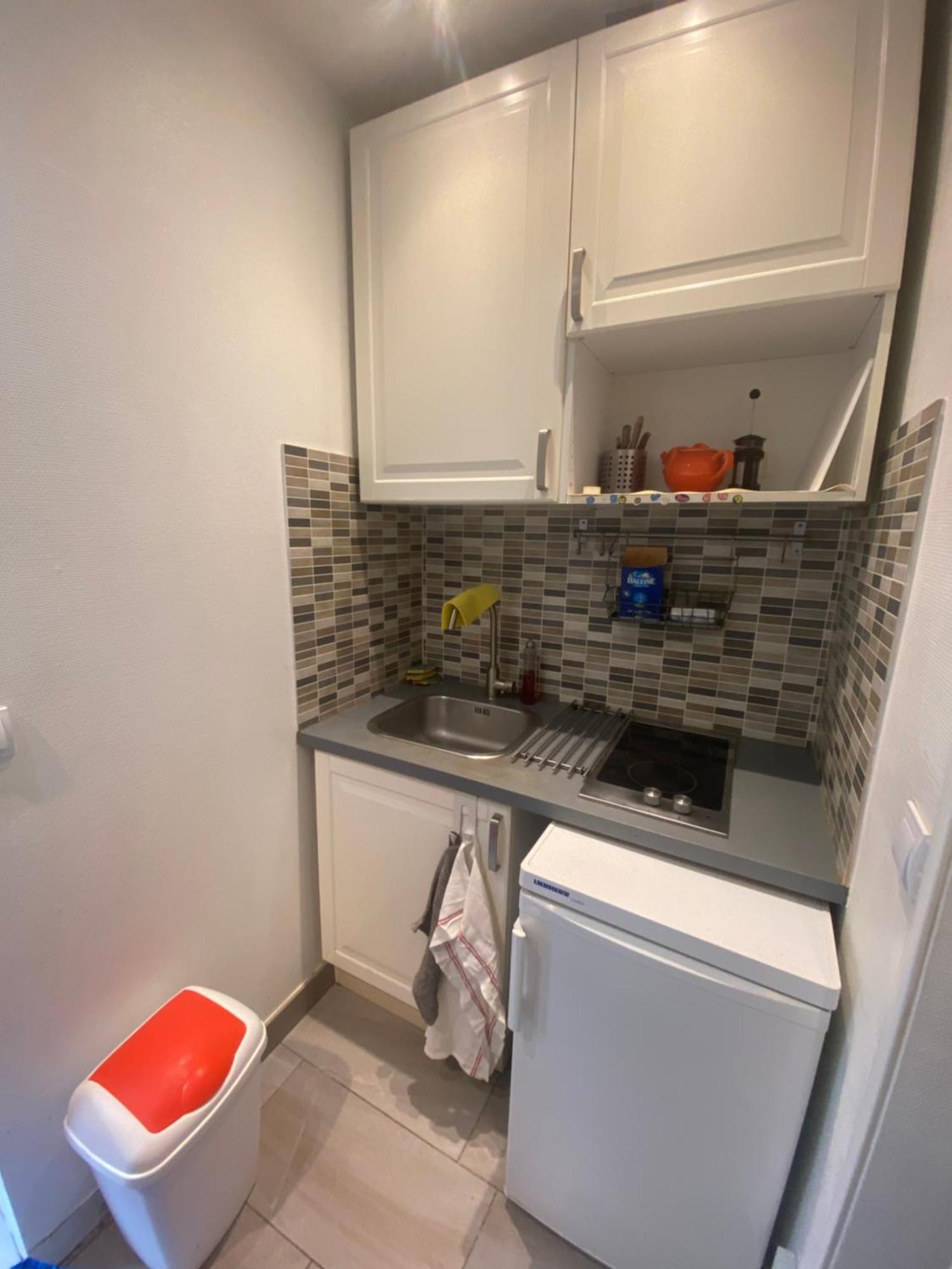 Small Studio Near Eiffel Tower Париж Екстер'єр фото